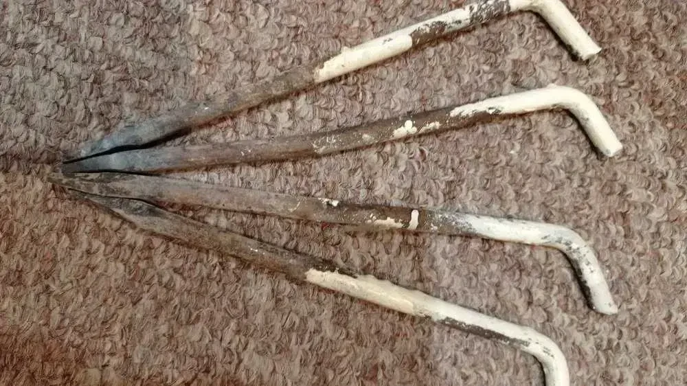 Продам кронштейны для металлических батарей.