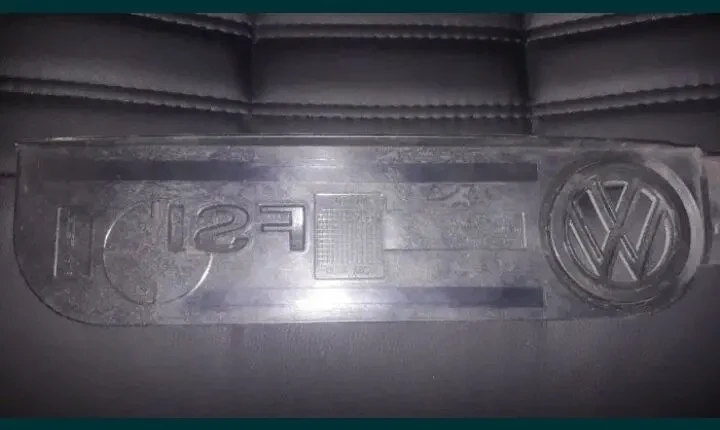 Продам крышку двигателя на Vw passat b6 3