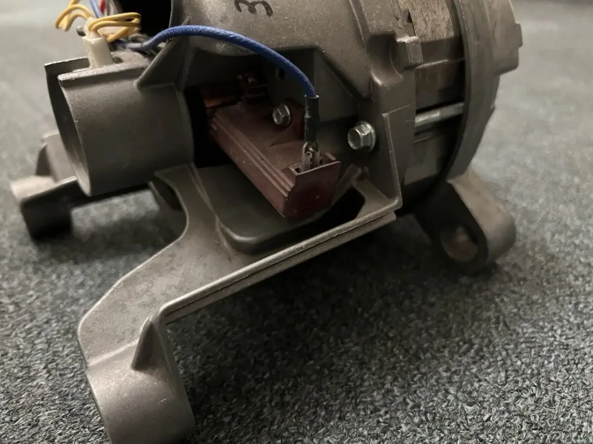 Двигун для пральної машини Candy 3