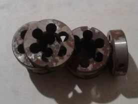 Продам  плашки М30