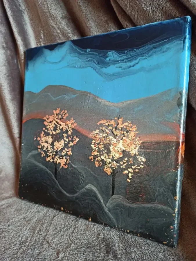 Одна осінь на двох. Акрил, в техніці Fluid Art, та поталь 5