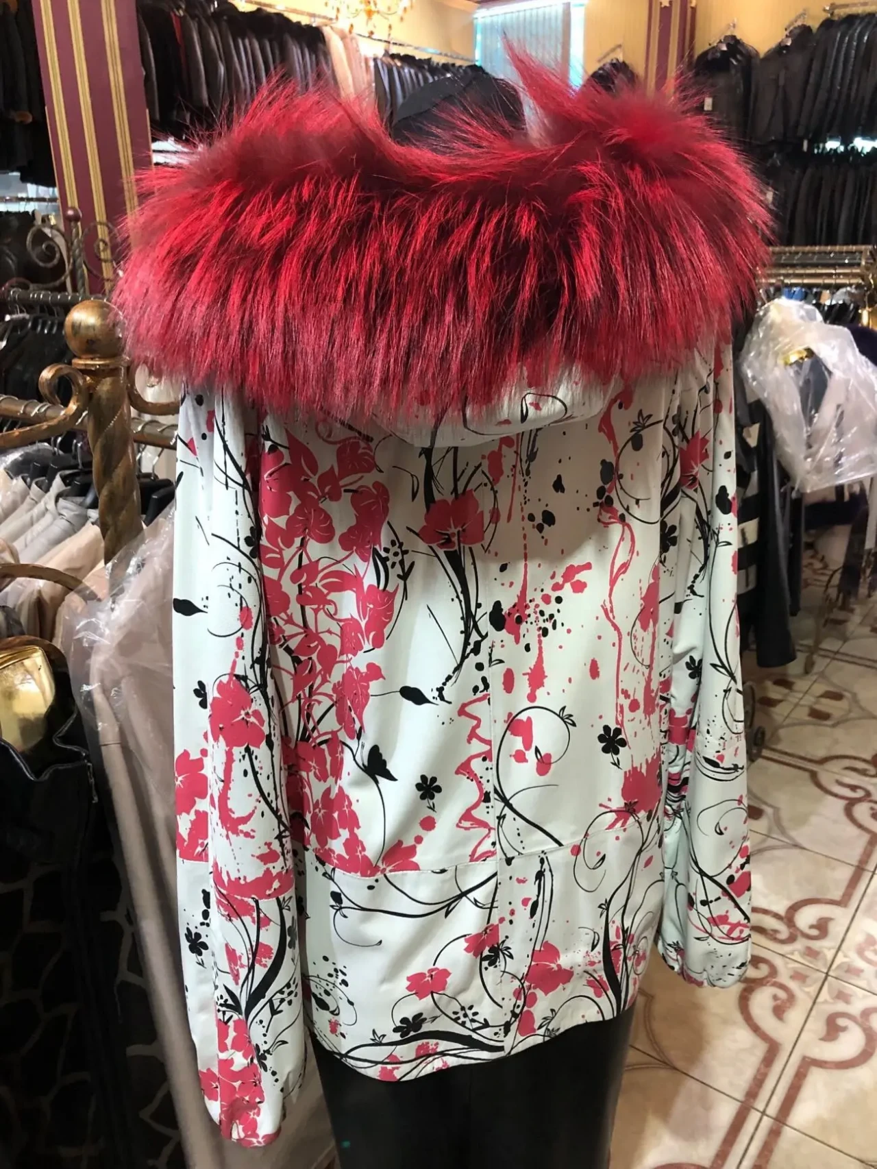 Шкіряна куртка,капюшон єнот 3