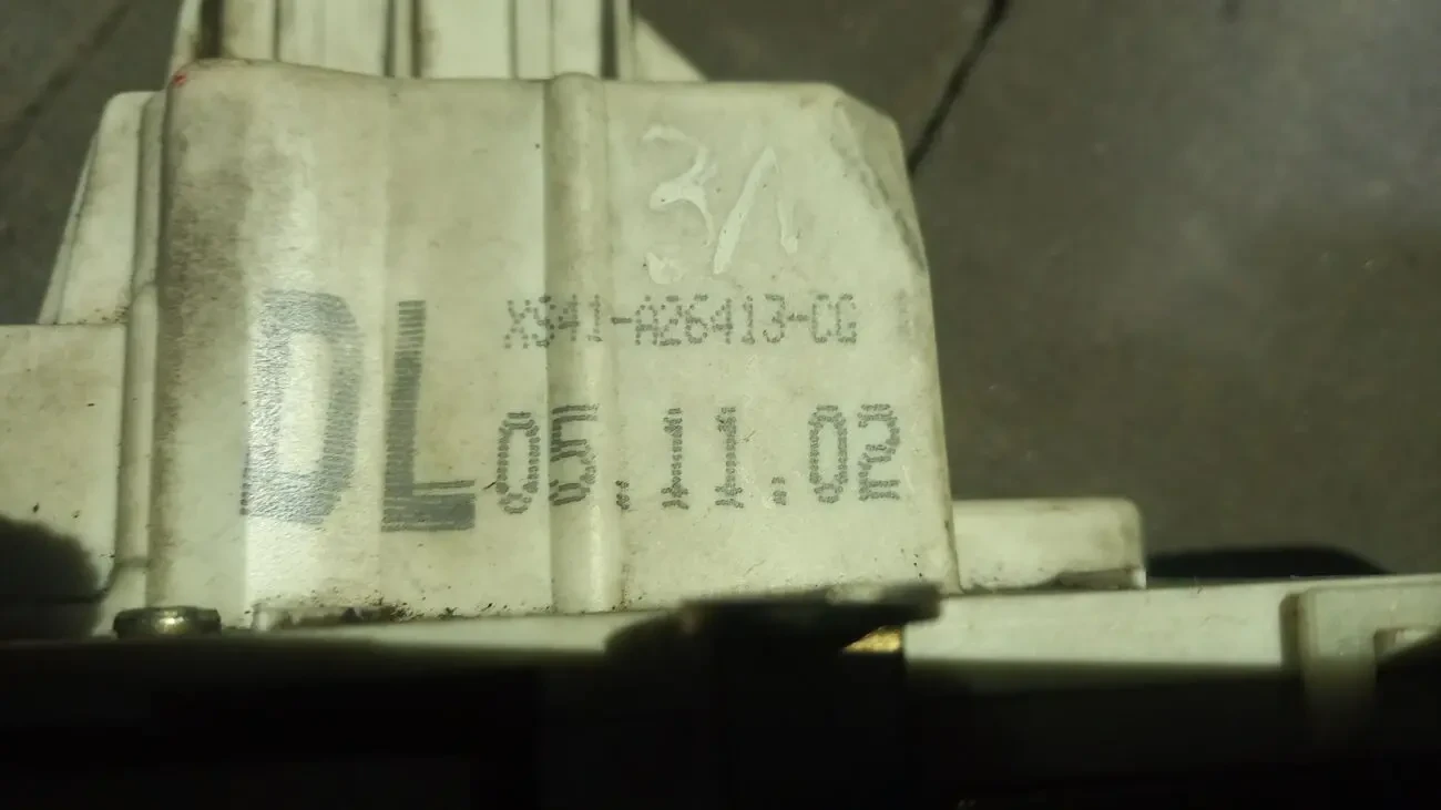 Замок дверей задньої лівої електричний Ford Mondeo mk3 XS41A26413CG 3