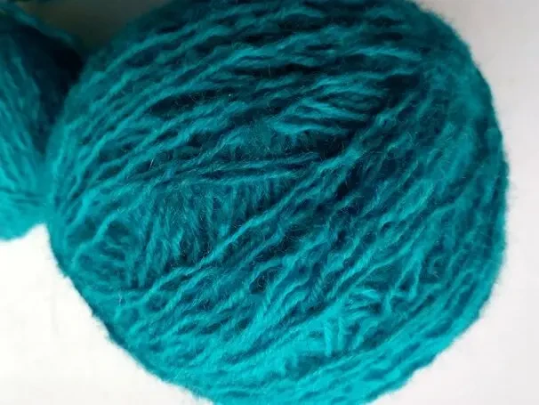 Пряжа нитки бирюзовый и черный цвет с шерстью ,  390 г 7