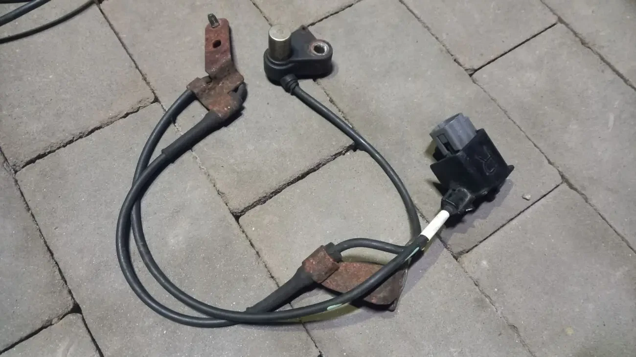 Датчик АБС передній 	Mazda 6 gg	GJ6A4370X 