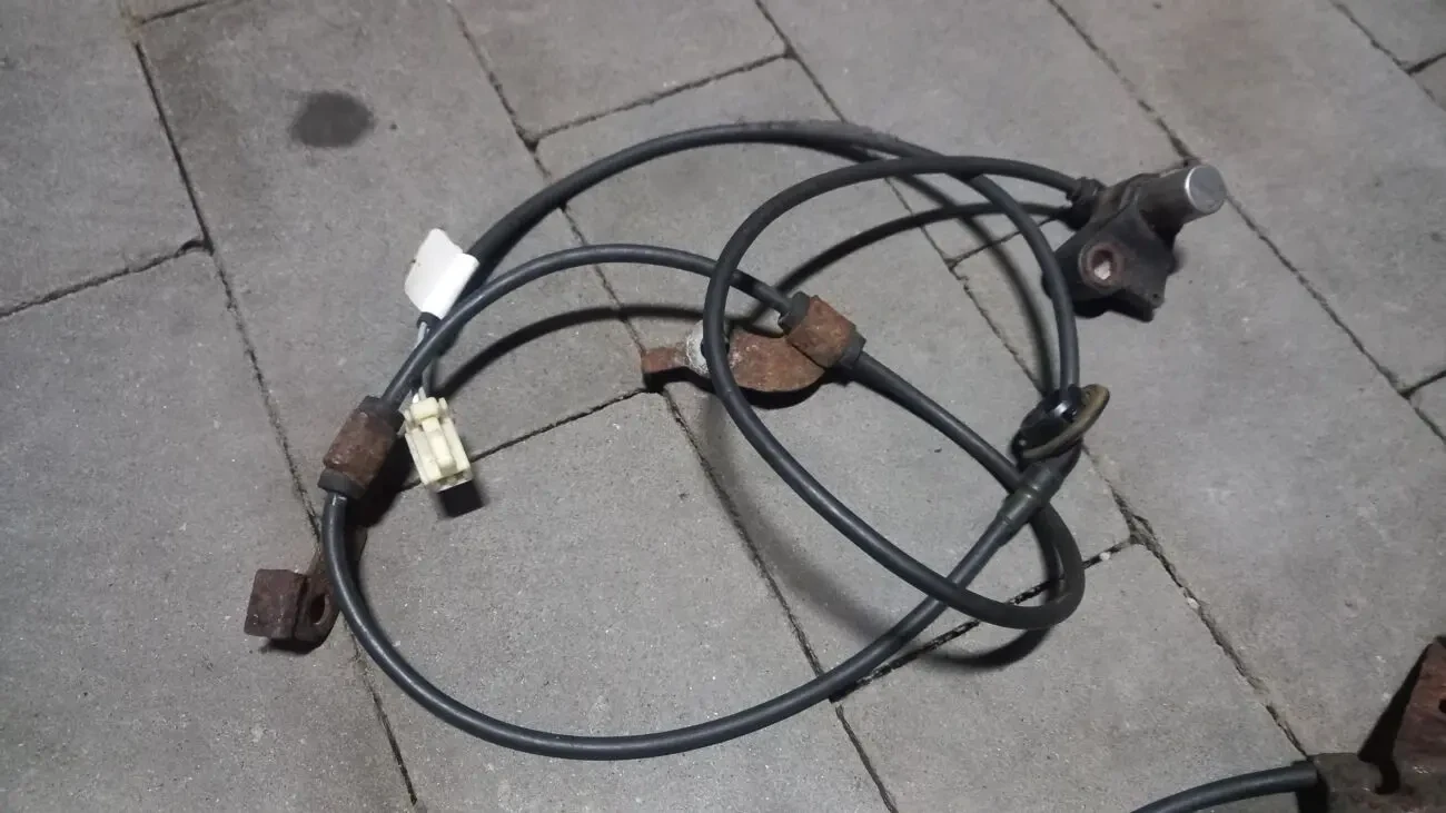 Датчик АБС задній	Mazda 6 gg	GJ6A4371YA 