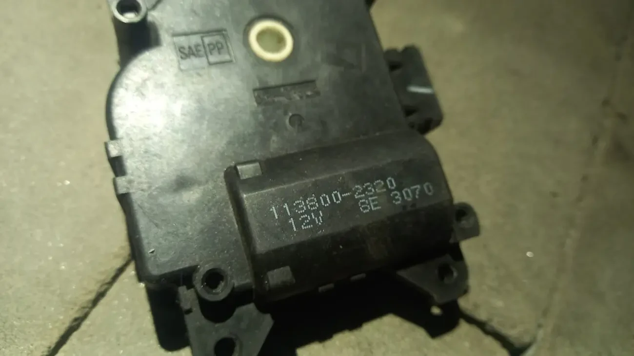 Моторчик заслонки пічки	Mazda 6 gg	1138002320  2