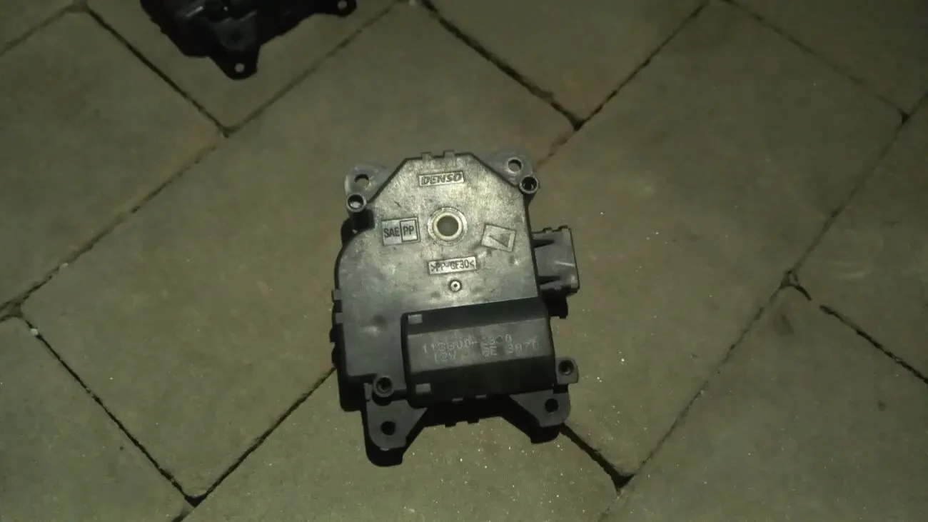 Моторчик заслонки пічки	Mazda 6 gg	1138002320 
