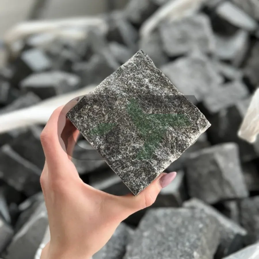 Бруківка 10х10х5 колота чорна граніт габро в наявності 2