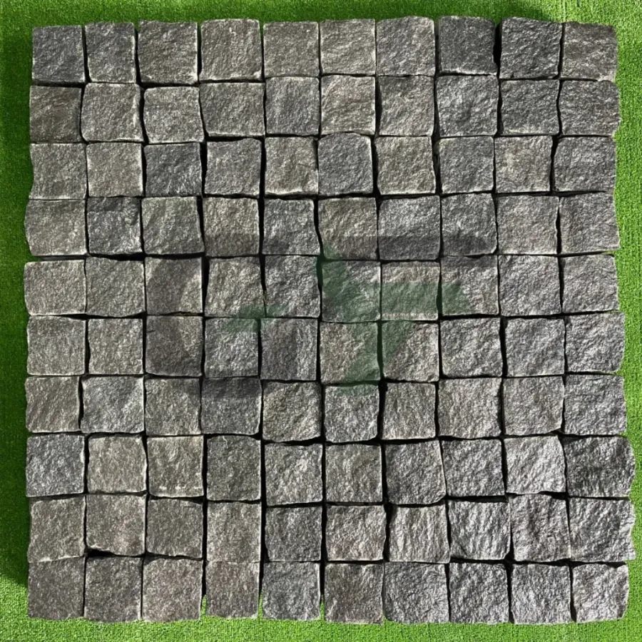 Бруківка 10х10х5 колота чорна граніт габро в наявності