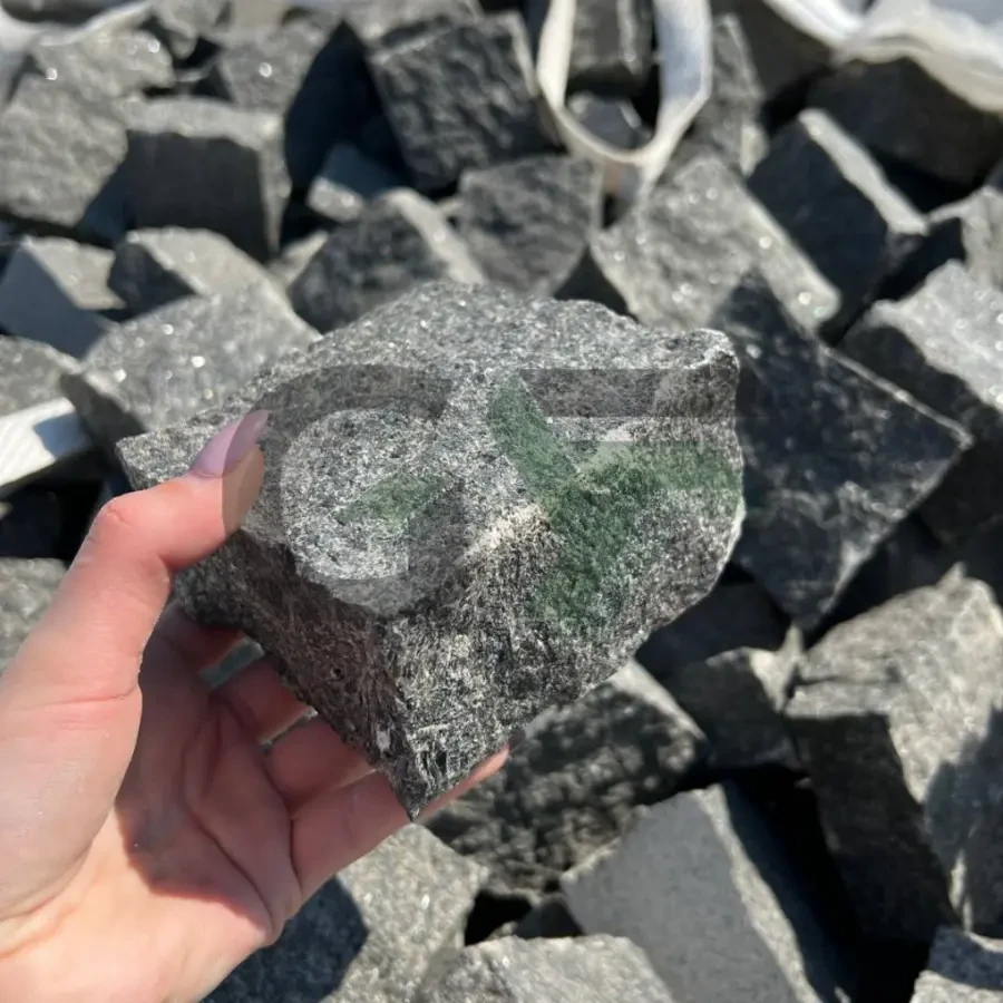 Бруківка 10х10х5 колота чорна граніт габро в наявності 3