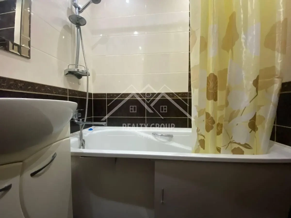 Продаж 3к квартири поліпшенного планування на Кресі 8