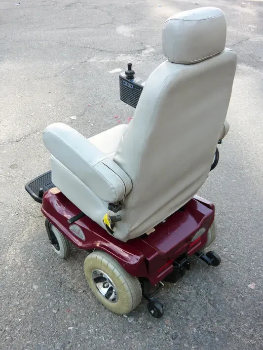 Крісло-коляска з електроприводом Chauffeur mobility 3