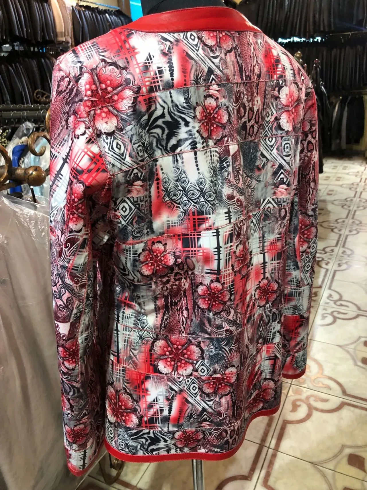 Червона шкіряна куртка,двостороння 4