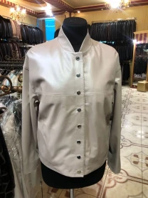 Шкіряна куртка Valentino,пудра,кнопки