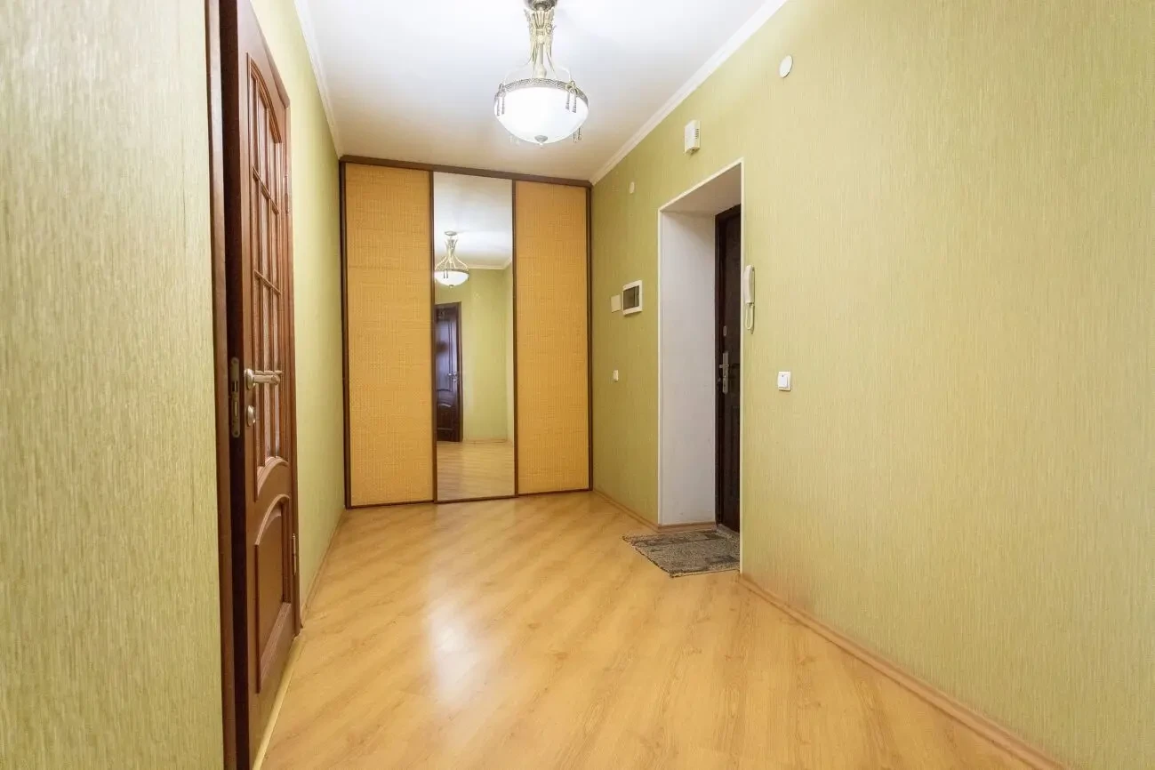 Квартира подобово в центрі Камянець -Подільський. Власник. 8