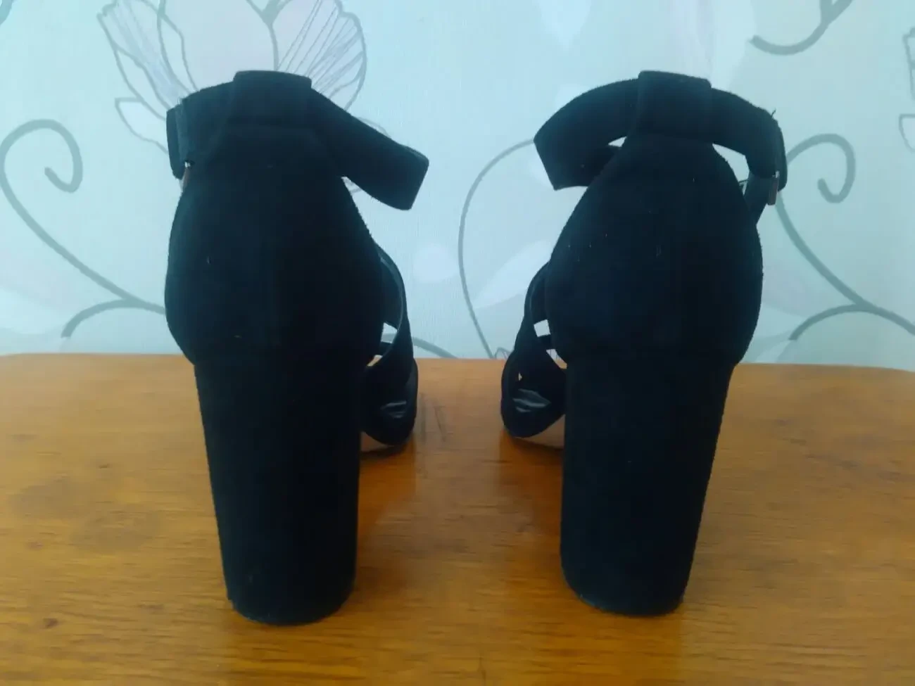 Замшевые босоножки на каблуке - 3 dvd диска с фильмами в подарок. 3