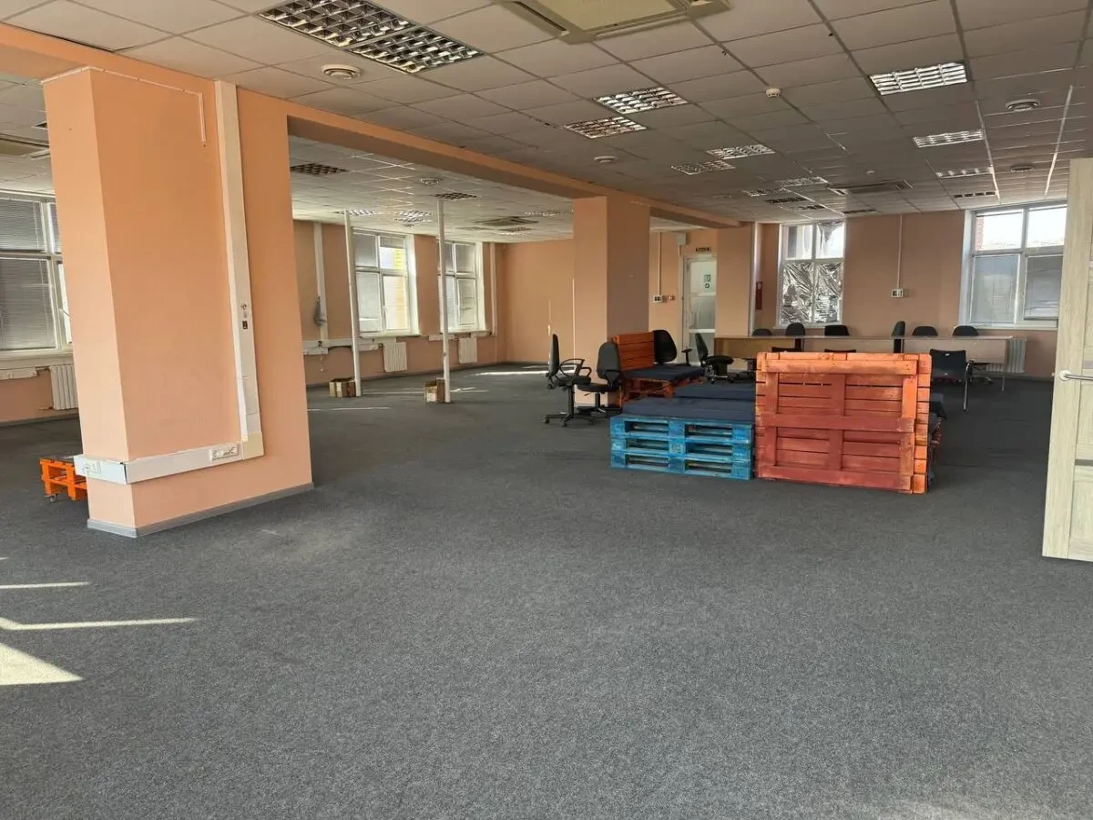 Оренда офісного приміщення 285 кв.м. (вул.Миру,3) 4