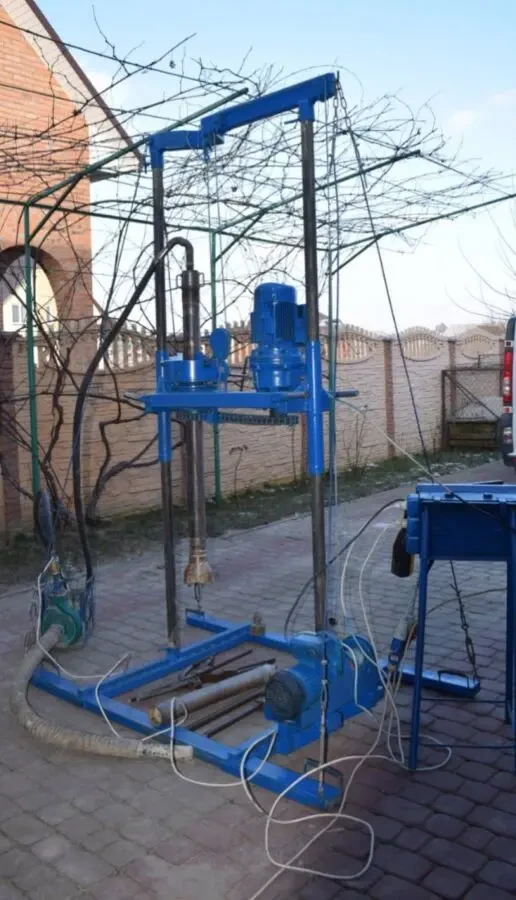 Бурова установка 5