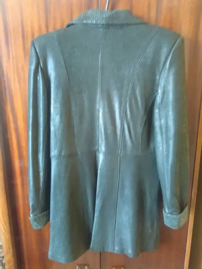 Женская, новая, кожаная, темно зеленая курточка - 10 dvd дисков в пода 2