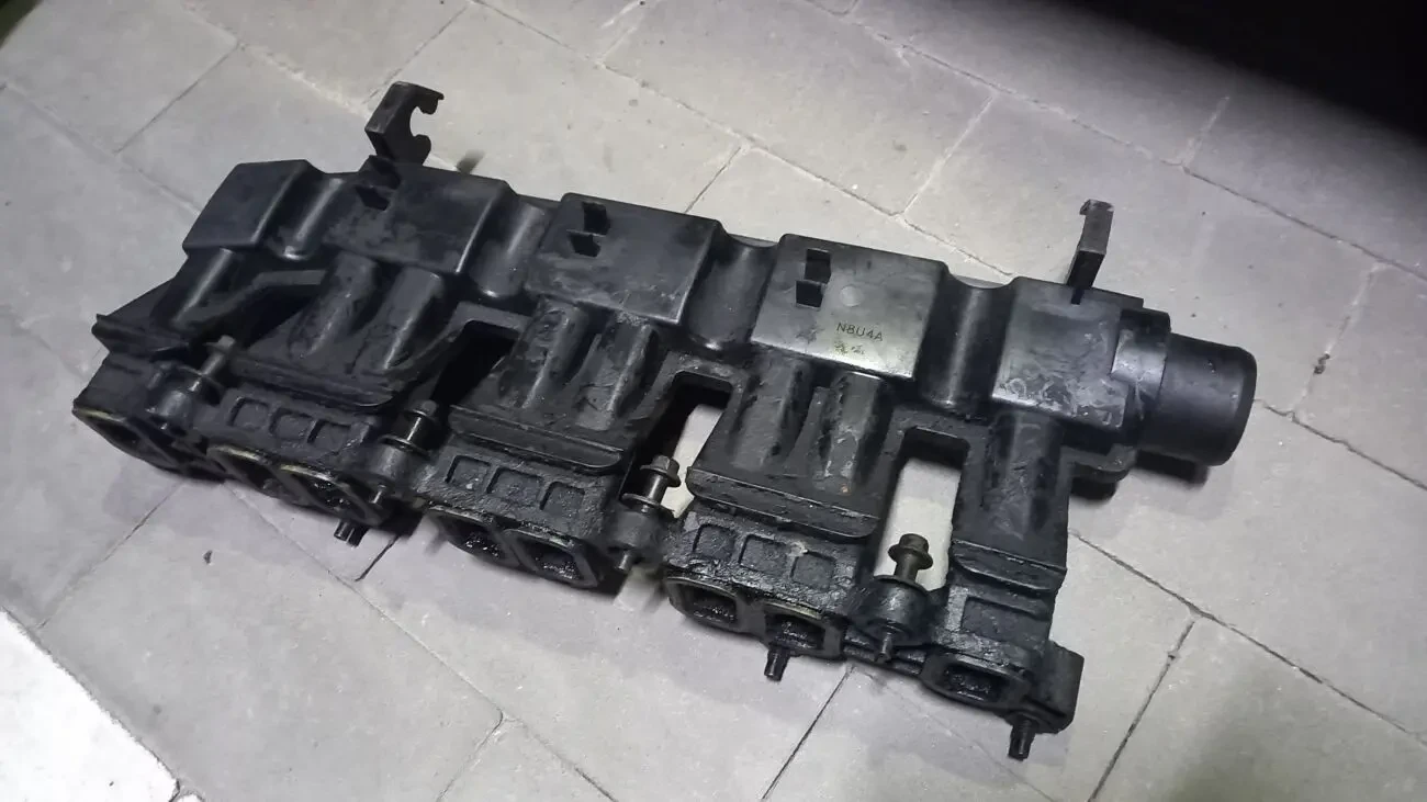 Впускиний колектор Ford mondeo mk3 2S7Q-9424-AF 2