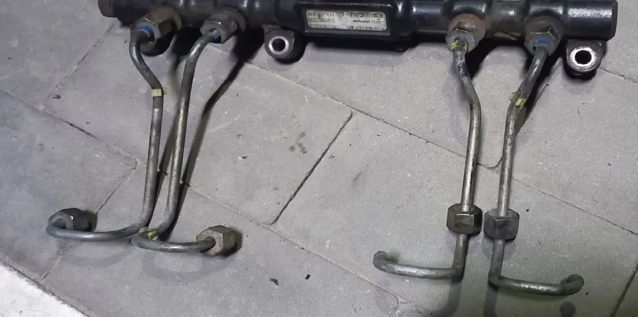 Паливна трубка Ford mondeo mk3 HPP411 Delphi Transit Jaguar