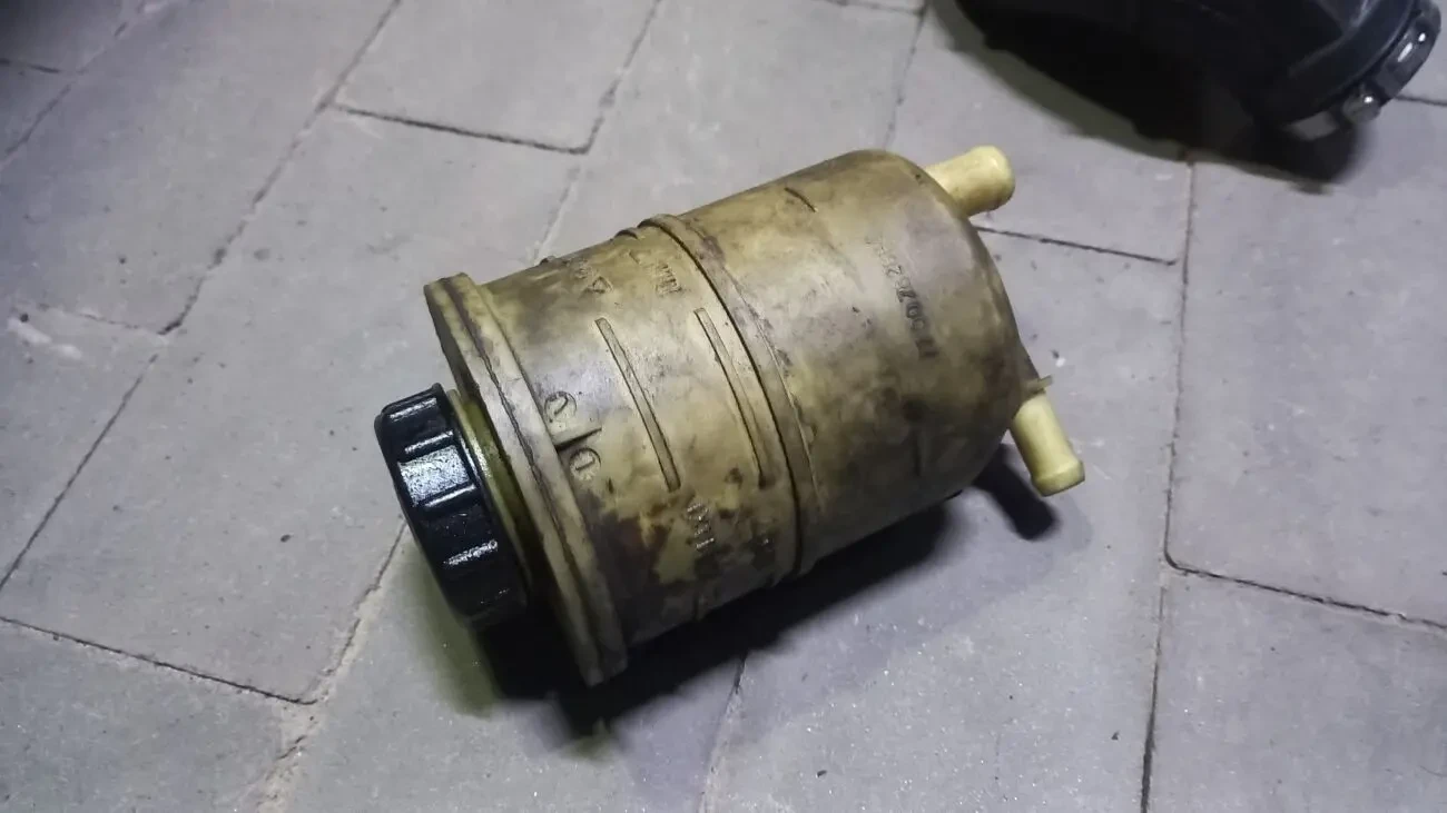 Бачок ГУР гідропідсилювача  Renault	7 700 782 884 opel nissan citroen 2