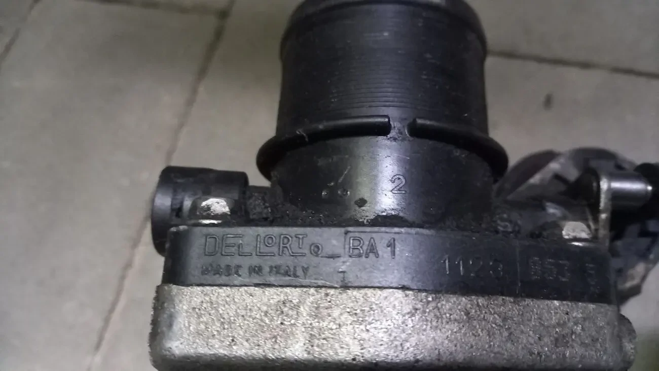 Дросельна заслонка Renault megane scenic Laguna	8200 843 370 77010497 2