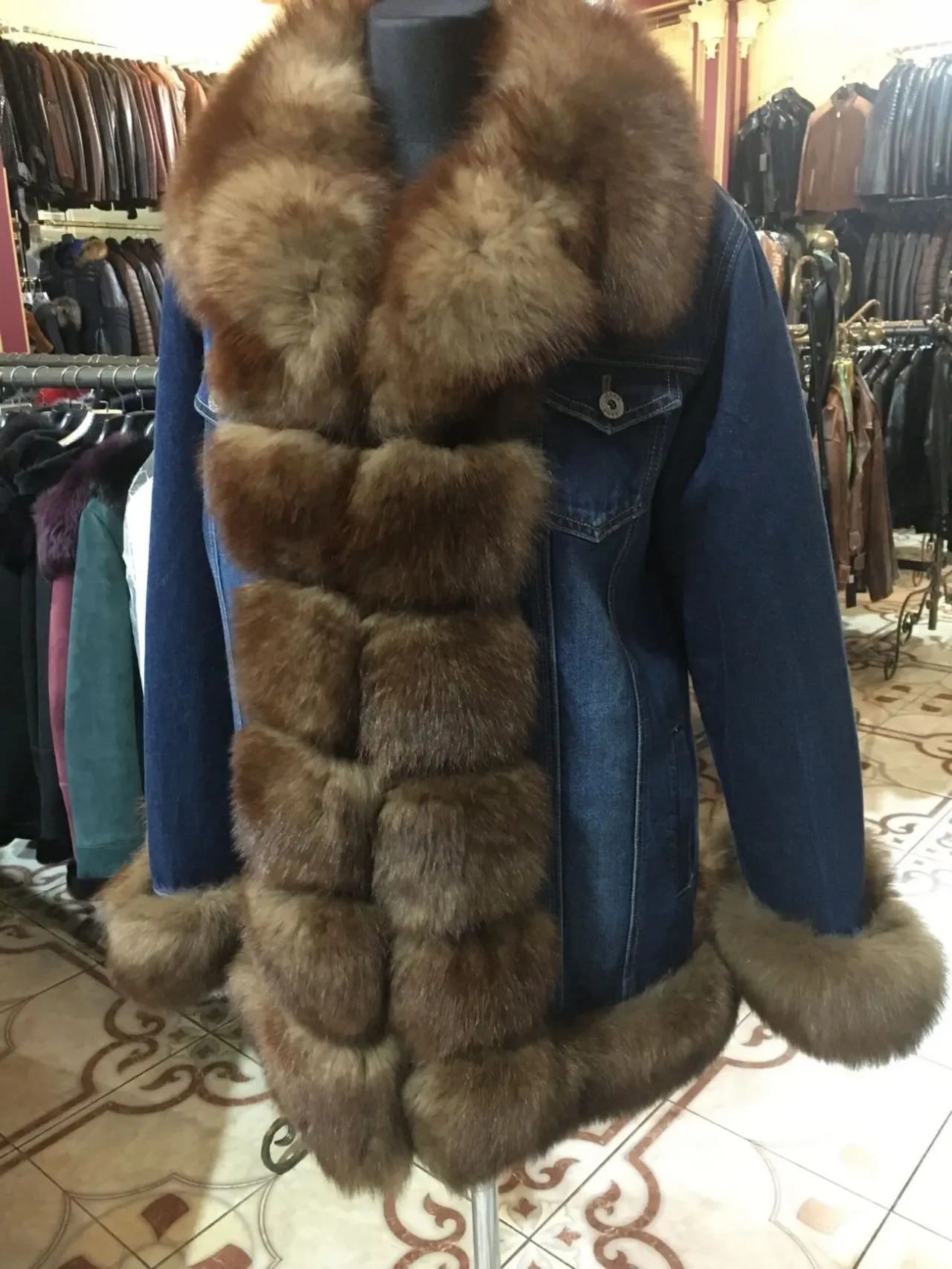 Парка з песцем,натуральне хутро усередині