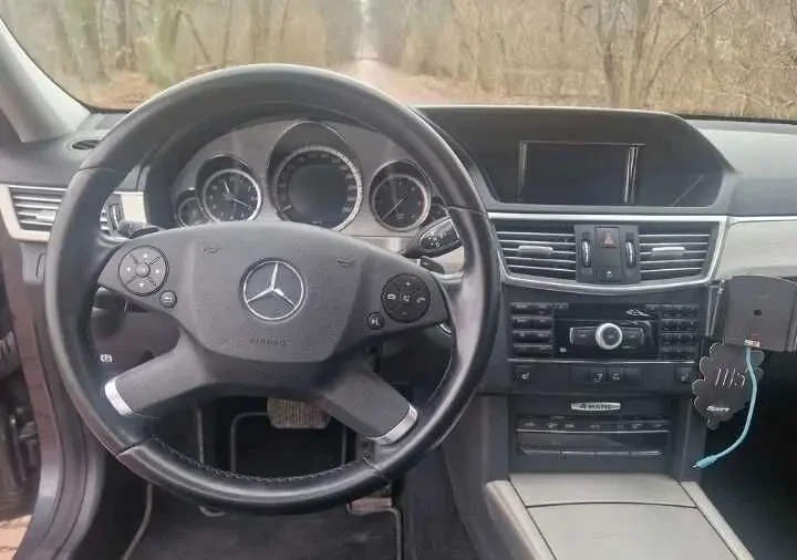 Mercedes-benz E Class 3.0 D. 10