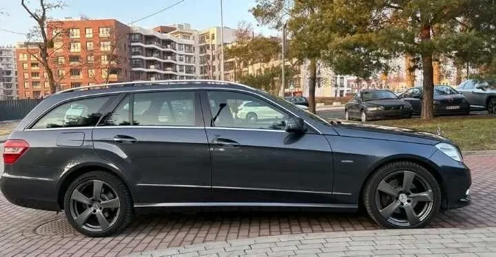 Mercedes-benz E Class 3.0 D. 5