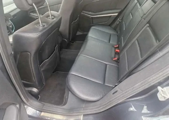 Mercedes-benz E Class 3.0 D. 7