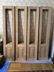 Двери из массива дуба.