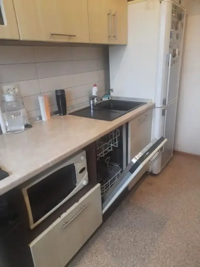 Продам 3к квартиру на Красном Камне