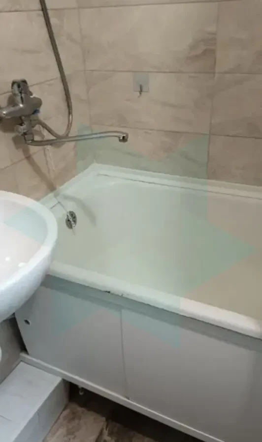 Продам 1 к кв на Коммунаре 4