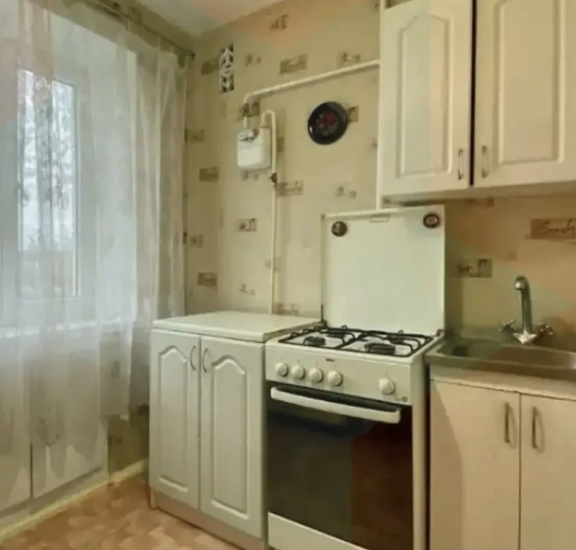 Продам 3к кв на Красном Камне 3