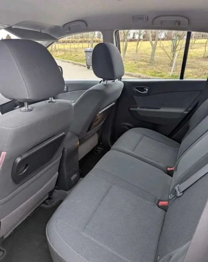 Renault Koleos 2.0 D. Кросовер 7