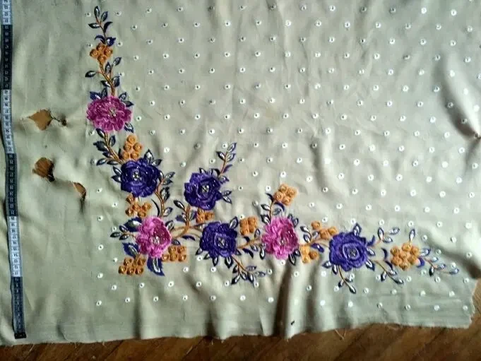 Ткань с красивой вышивкой шелком в национальном стиле на хлопке 2