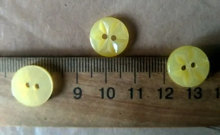 Пуговицы Цветок Звездочка перламутровые желтые набор 3 ш 4