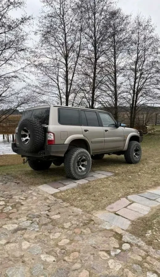Nissan Patrol 4