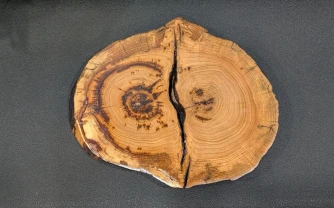 Декоративные подставки покрыты лаком аэрозольным бесцветным акриловый