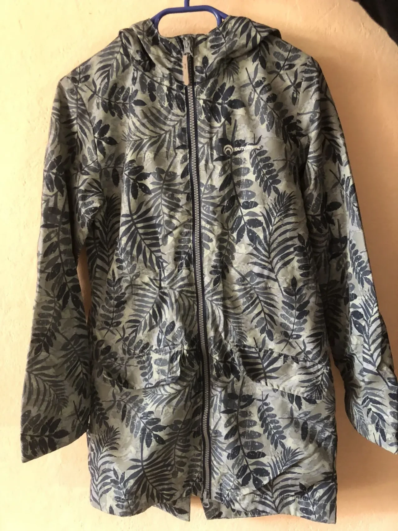 Лёгкая стильная куртка ветровка 8-10 лет