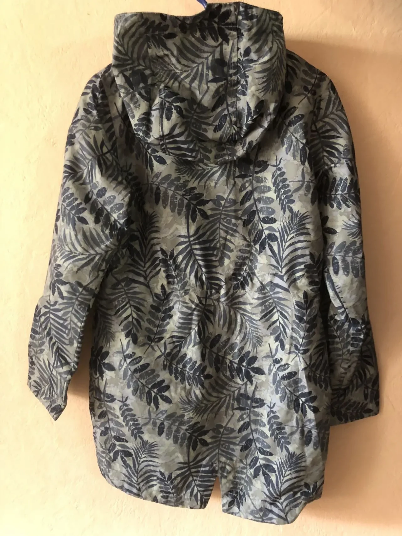 Лёгкая стильная куртка ветровка 8-10 лет 3