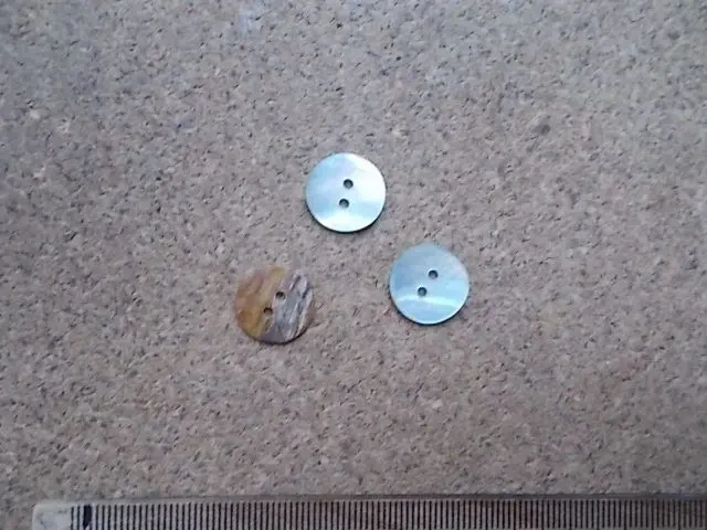 Пуговицы натуральный перламутр 3 штуки Диаметр 14 мм 4