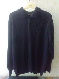 Мужская кофта на замке.