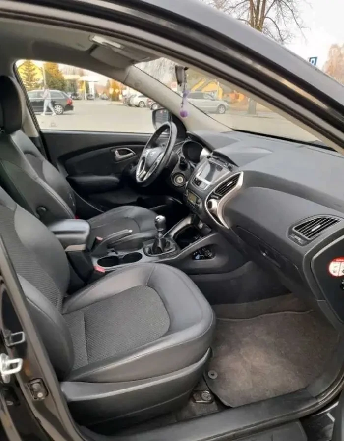 Hyundai Tucson 2.0 CRDI 9