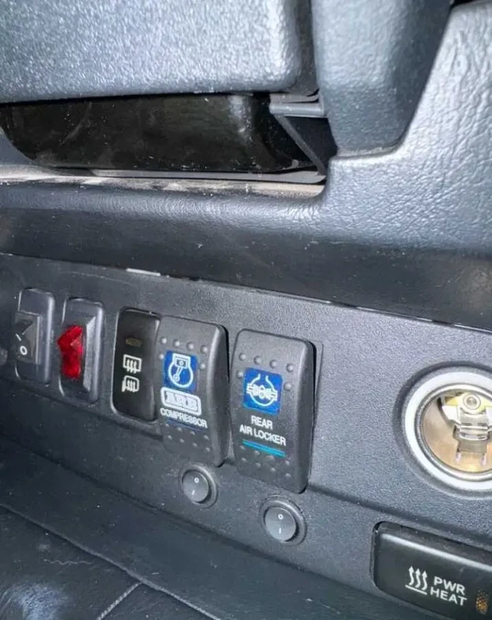 Toyota Hilux 2.5 d. 8