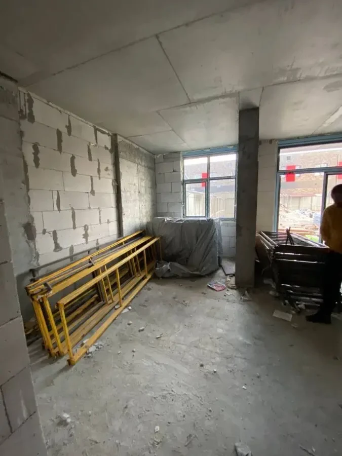 Продаж комерц. приміщення на вул. Олега Мудрака 1, пл 42.18 кв.м