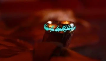 Кольцо Всевластия со светящейся надписью рунами