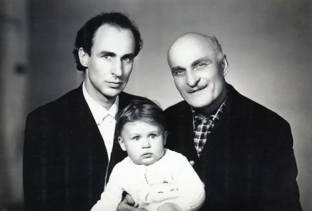 Оцифровка фотографий, слайдов, негативов. Фотограф. 2